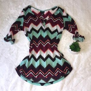 Multi color chevron top